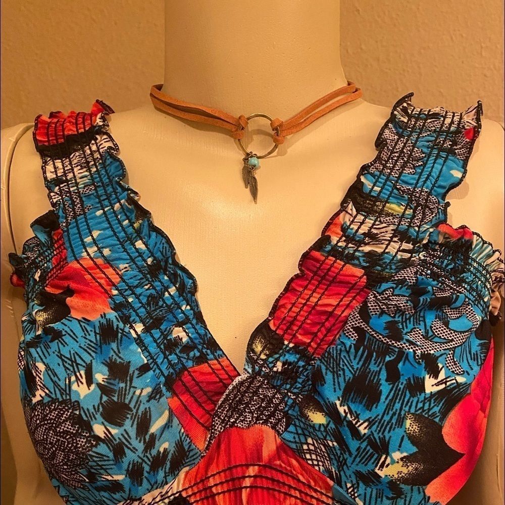 Choker necklace Indian tribal brown colored.